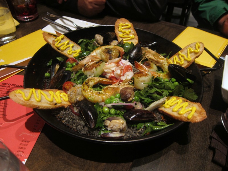 Mercat a la Planxa Paella.jpg