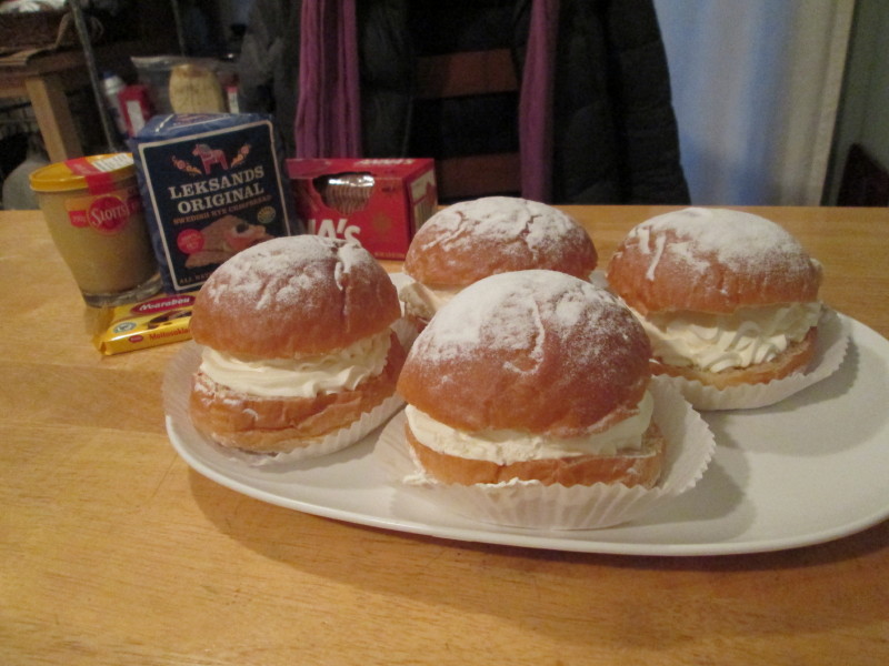 semlor resized.jpg